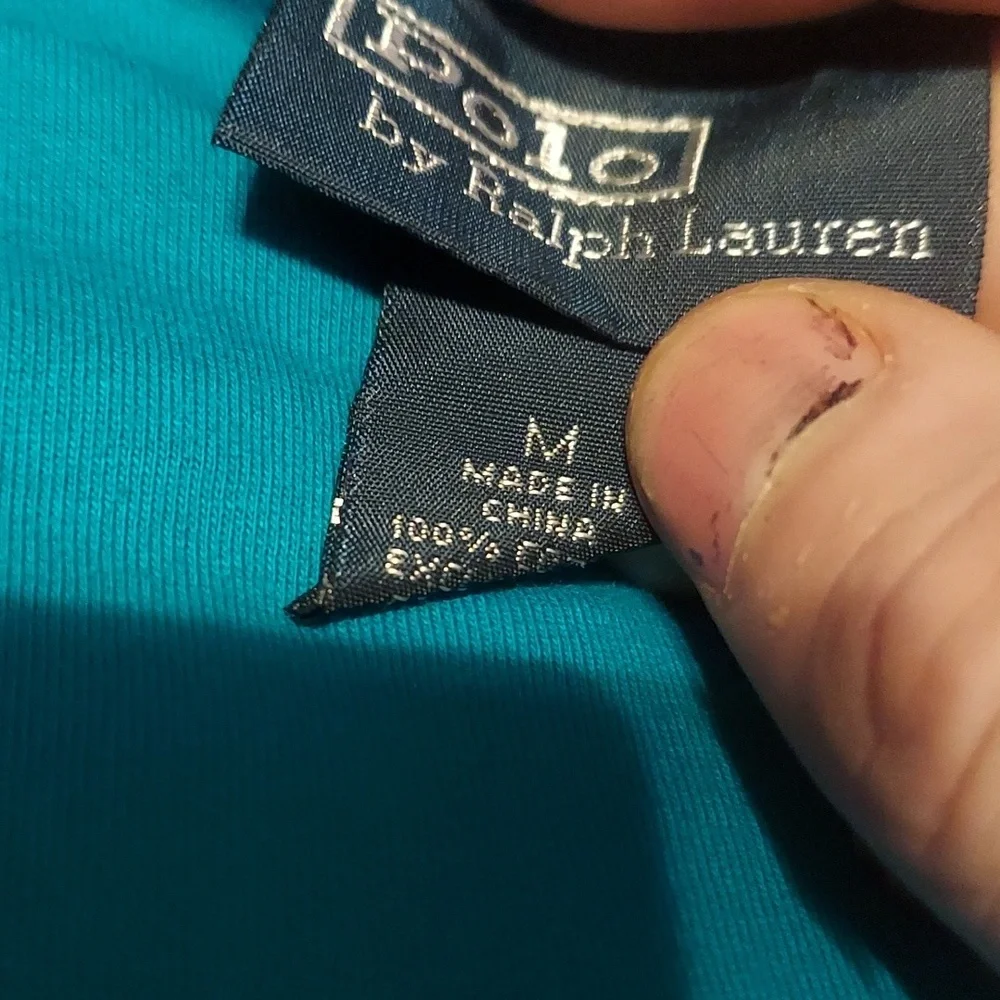 Exciting color way by polo on this med. Tee. I've never seen this pink emblem - Picture 3 of 3